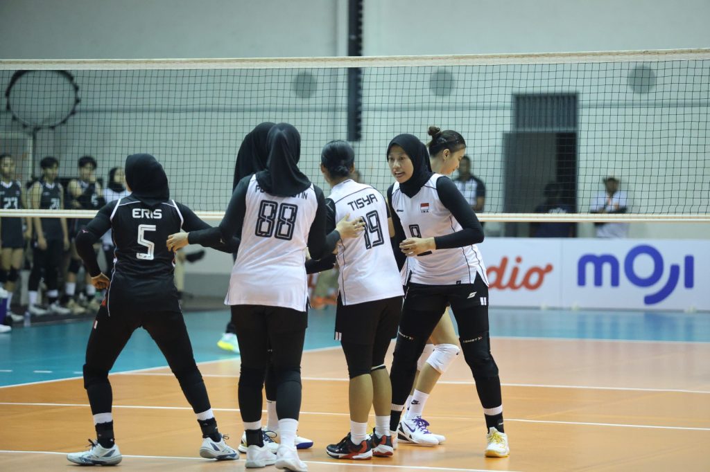 Timnas Putri U-21 Tumbangkan Tim Senior - PBVSI
