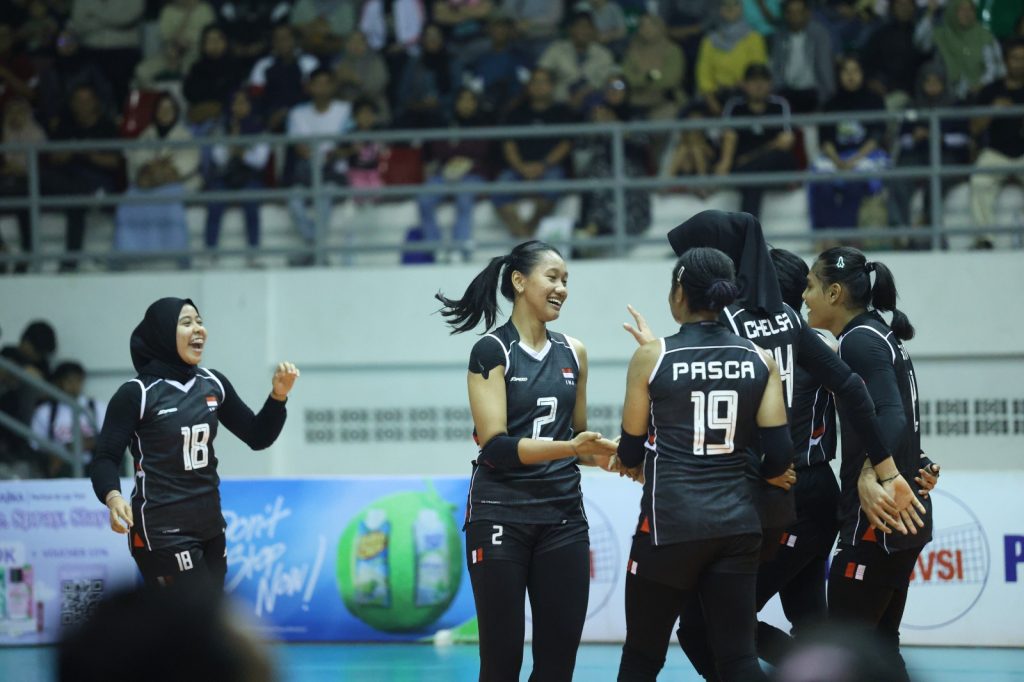 Timnas Putri U-21 Tumbangkan Tim Senior - PBVSI